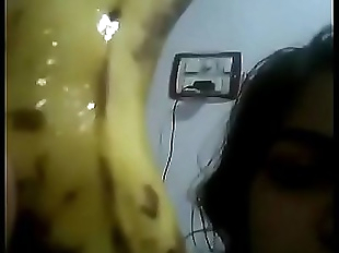 Bbw desi muslim girl inserting banana in her fat..