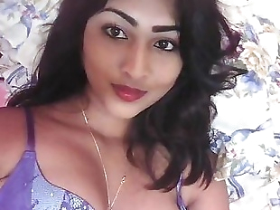 Cute Desi babe showing pussy - 29 sec